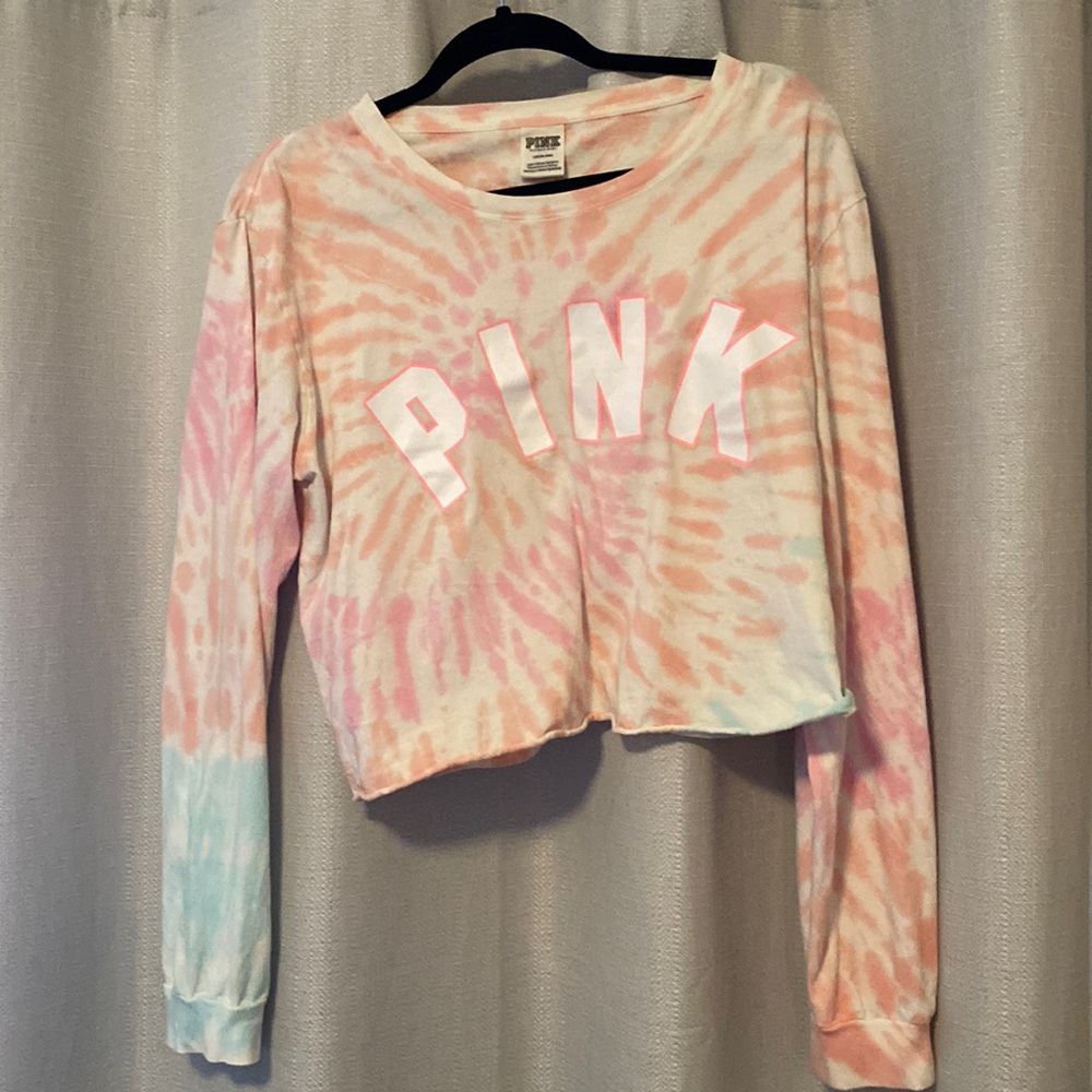 Tie bye long sleeve crop top